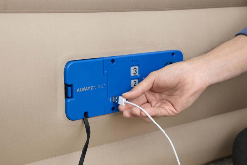 Надувная кровать AlwayzAire Fortech 152х203х51 см, встроенный насос 220V с автоподкачкой (Bestway 69037 BW) Надувная кровать AlwayzAire Fortech 152х203х51 см, встроенный насос 220V с автоподкачкой (Bestway 69037 BW)