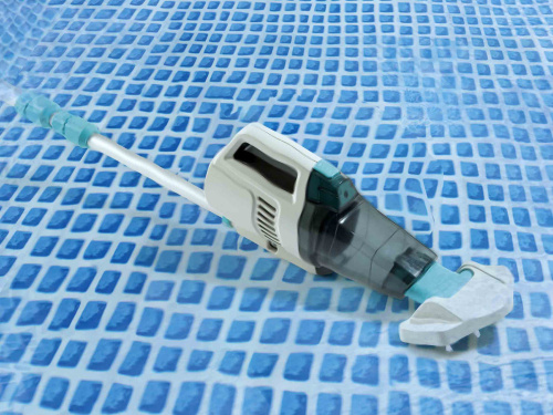 Вакуумный пылесос для чистки бассейна ZR200, на аккумуляторах (Intex 28628)