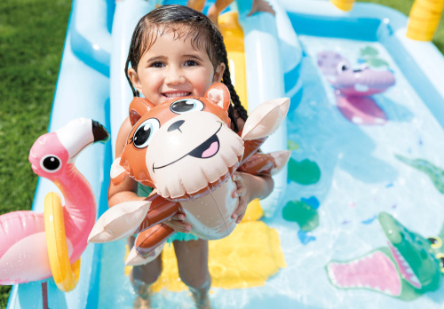 Игровой центр "Приключения в джунглях" с горкой и распылителем, 257х216х84 см, от 3 лет (Intex 57161)