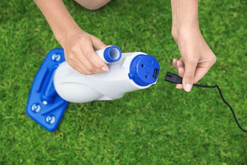 Вакуумный пылесос AquaReach для чистки бассейна, на аккумуляторах (Bestway 58624 BW)