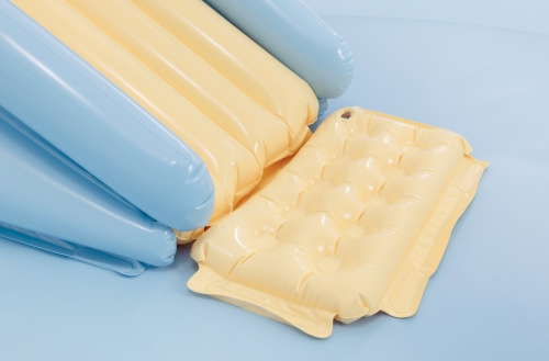 Игровой центр "Замок единорога" с разбрызгивателем и горкой, 196х178х127 см, 234 л, от 2 лет (Intex 56148)